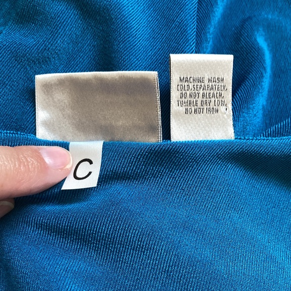 CHICOS Travelers Teal Turqouis Royal Blue Layering Tank Size 1 Medium - Picture 8 of 9